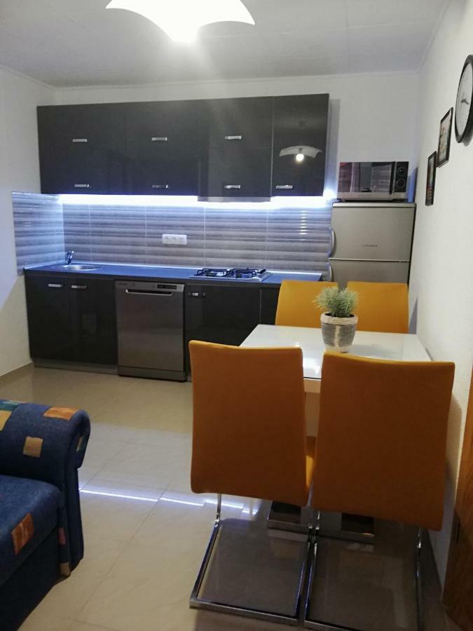 Apartmani Poljanec Vir Bagian luar foto